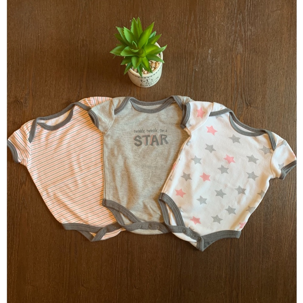 Kidgets set of 3 onesies.🌟⭐️